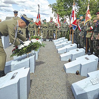 Wolność mierzyli krzyżami
